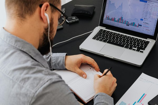 Quelles innovations technologiques transforment le commerce électronique ?